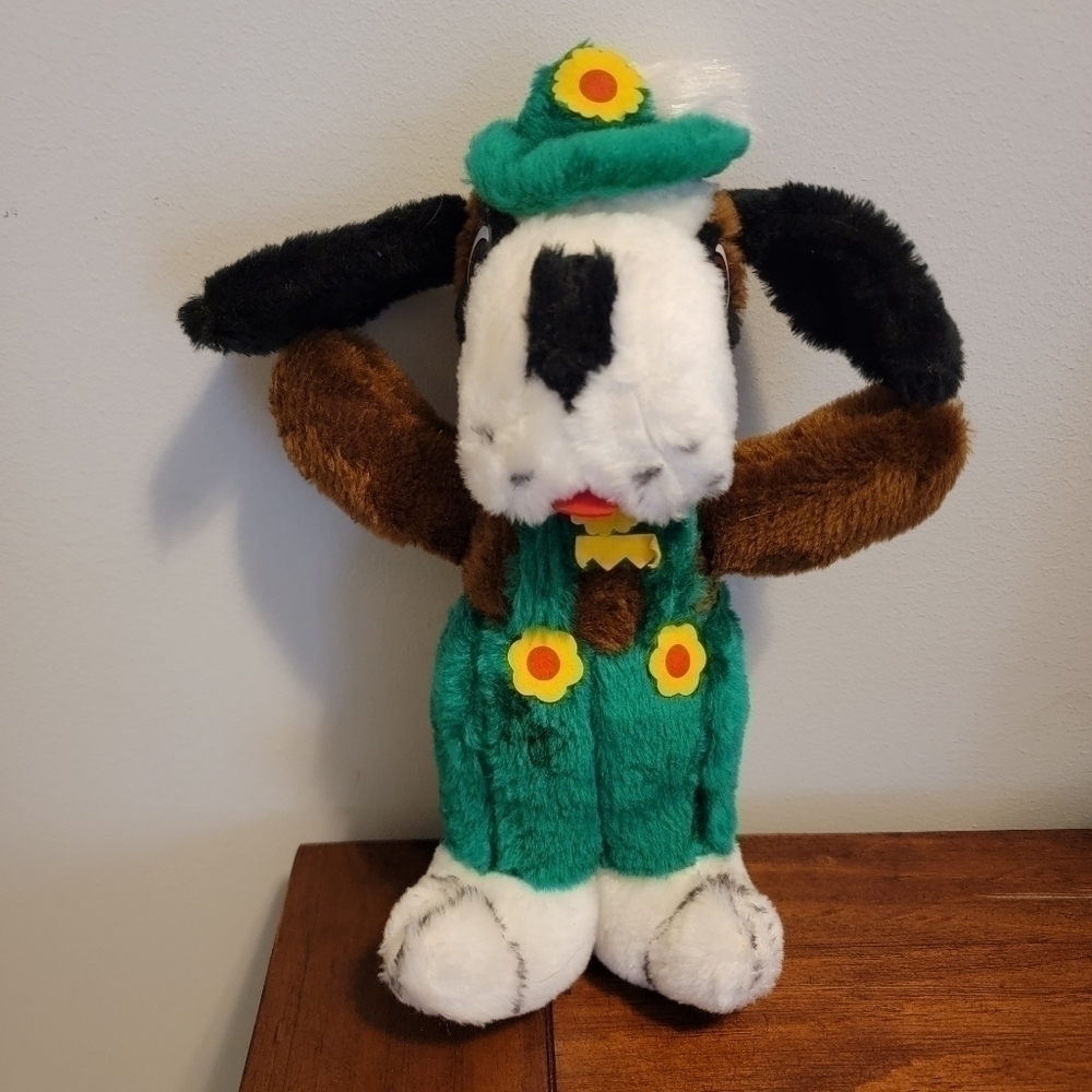VINTAGE 𝅺Superior Toy & Novelty Co Stuffed Dog in Lederhosen Korea T07